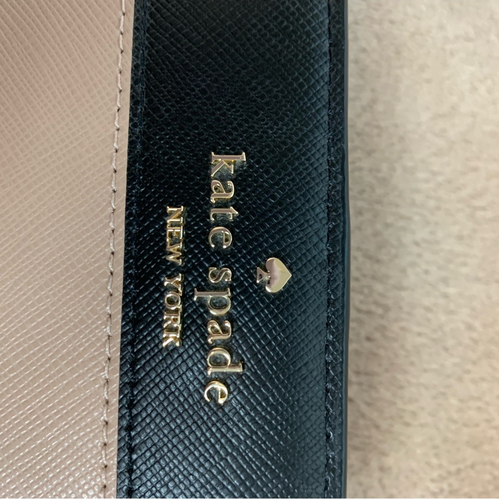 NWT Kate Spade Large Slim Bifold Wallet. Tan and Black with Gold Accents. - Picture 7 of 10